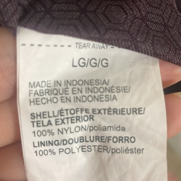 Under Armour Celliant Women’s Lightweight Recovery Jacket in Purple- Size Large - Picture 8 of 9